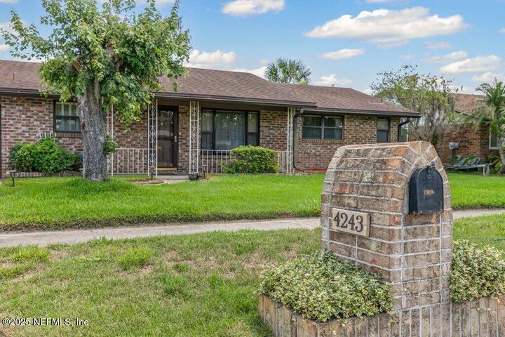 Property Photo: 4243 Timberlake Drive N FL 32257