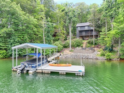 Property Photo: 402 Holly Hill Drive GA 30512