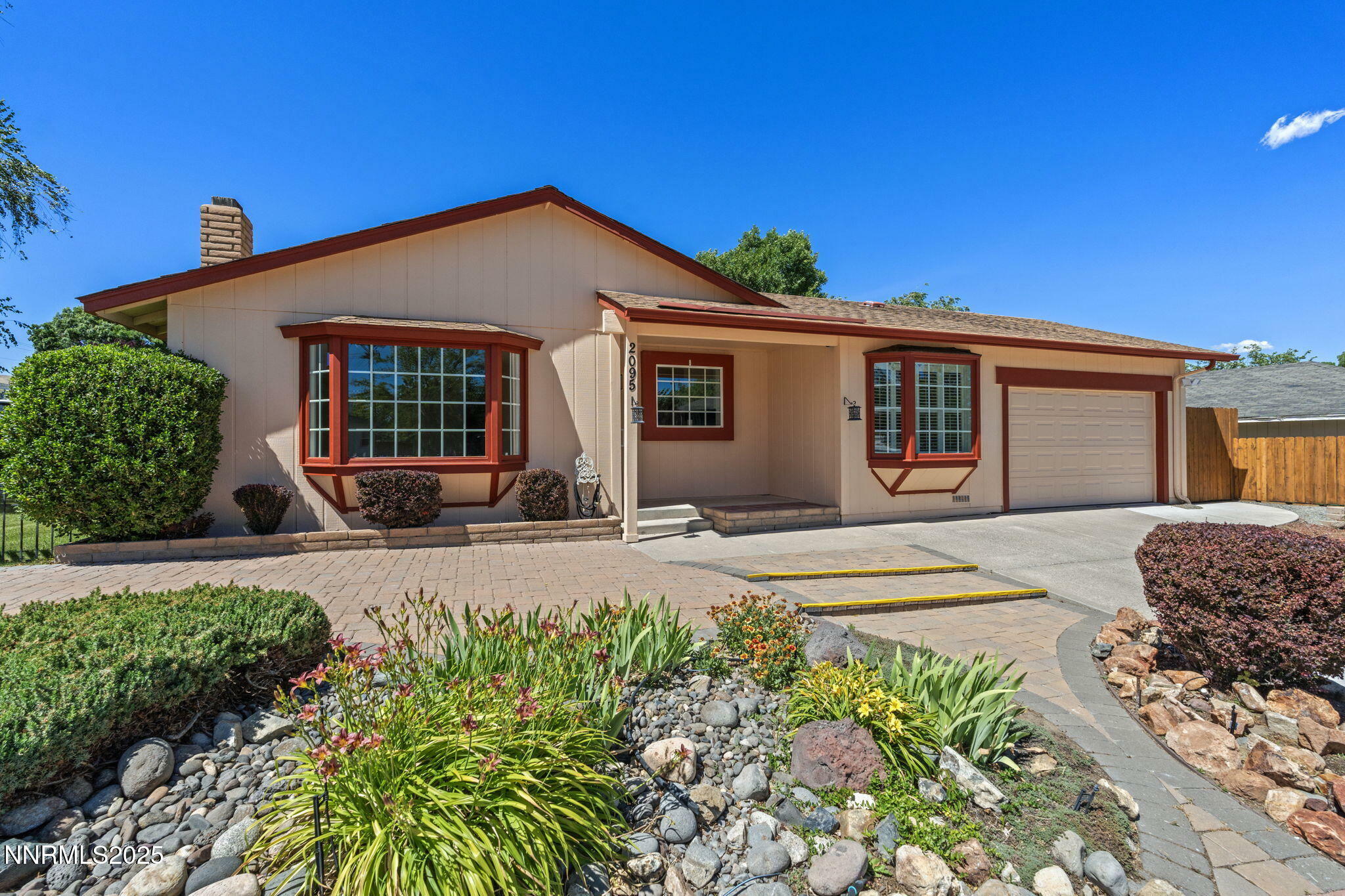 Property Photo: 2095 Kings Row NV 89503