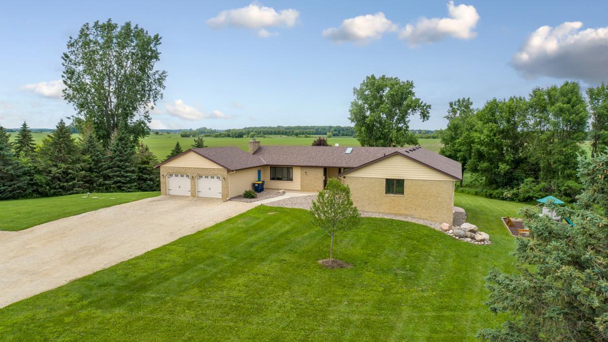 Property Photo: 7125 320th Street W MN 55057