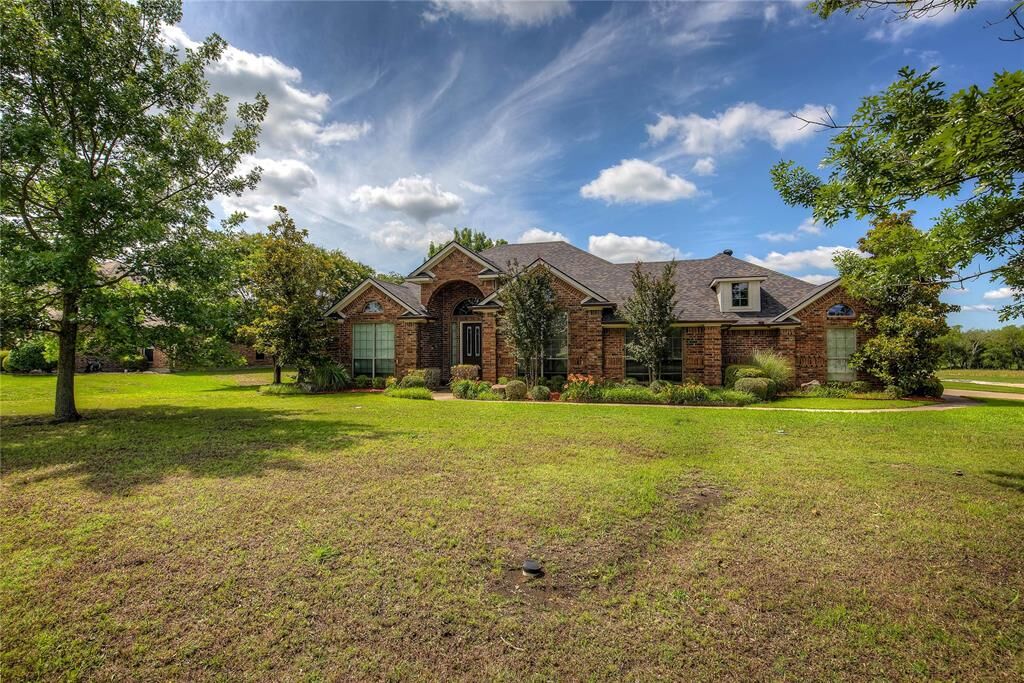Property Photo: 1813 Ranch Road TX 75189
