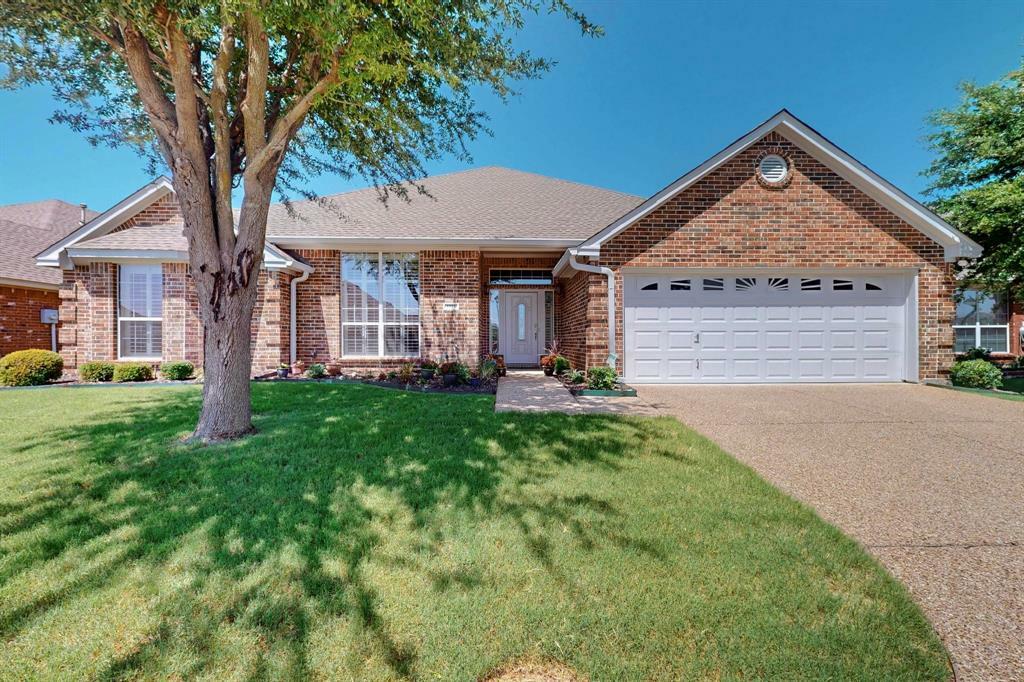 Property Photo: 1115 Cresthaven Drive 13 TX 75104