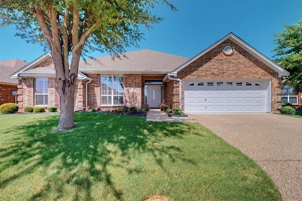 Property Photo: 1115 Cresthaven Drive 13 TX 75104