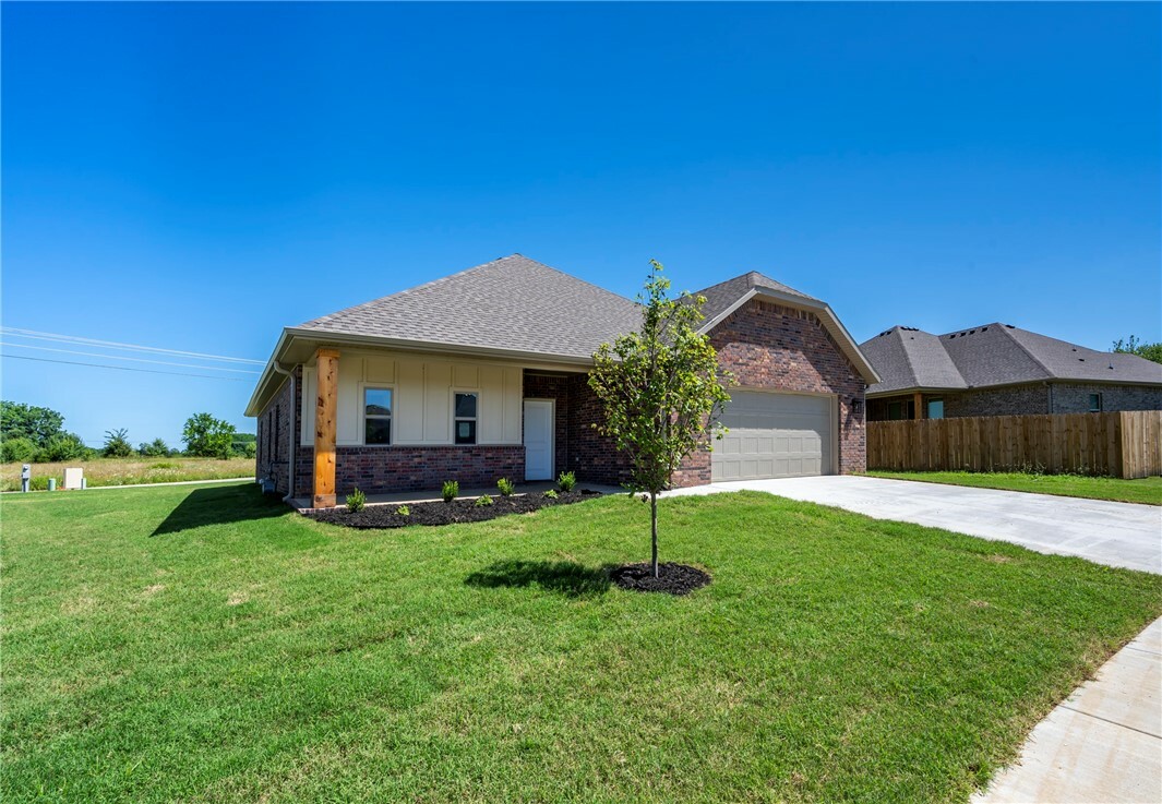 28 W Gilpin Street  Farmington AR 72730 photo