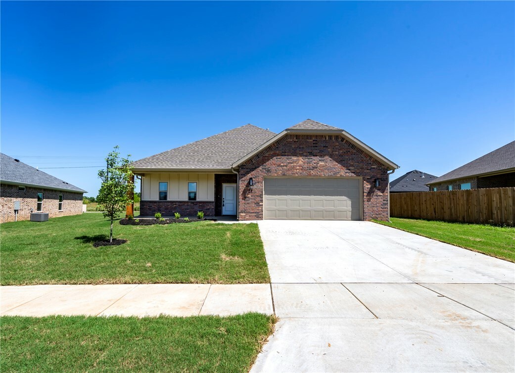 28 W Gilpin Street  Farmington AR 72730 photo