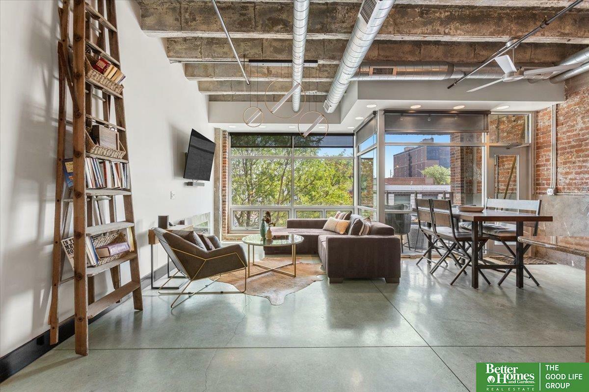Property Photo: 1502 Jones Street 208 NE 68132