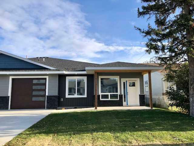 4738 49A Avenue #1  Lacombe AB T4L 1N4 photo
