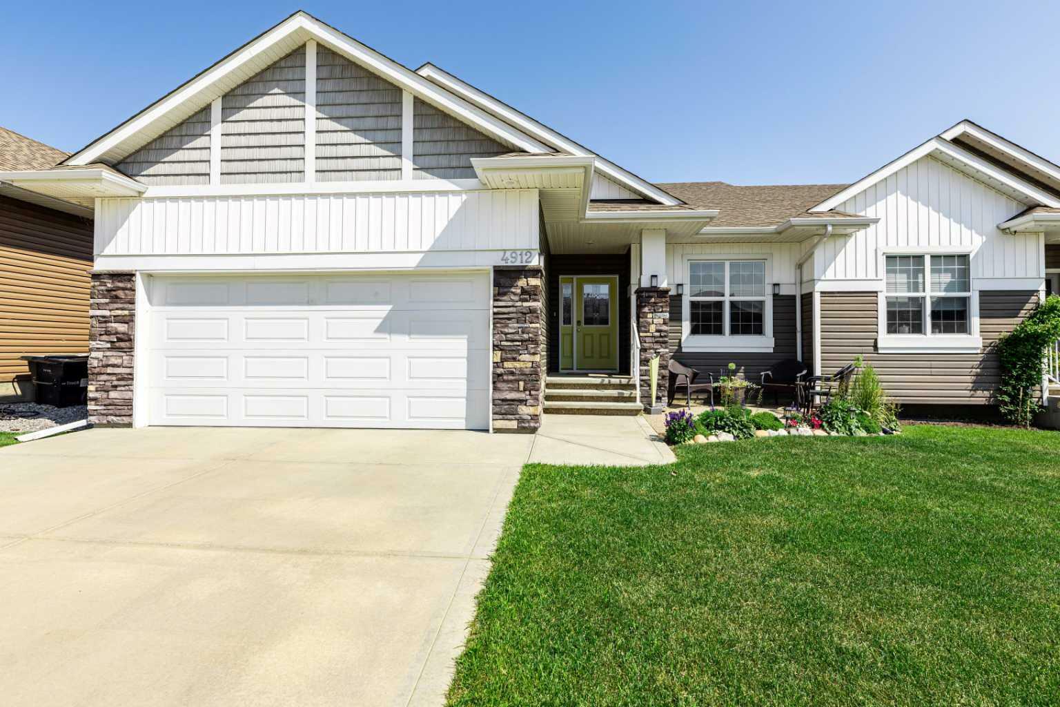 4912 Beardsley Avenue  Lacombe AB T4L 0G4 photo