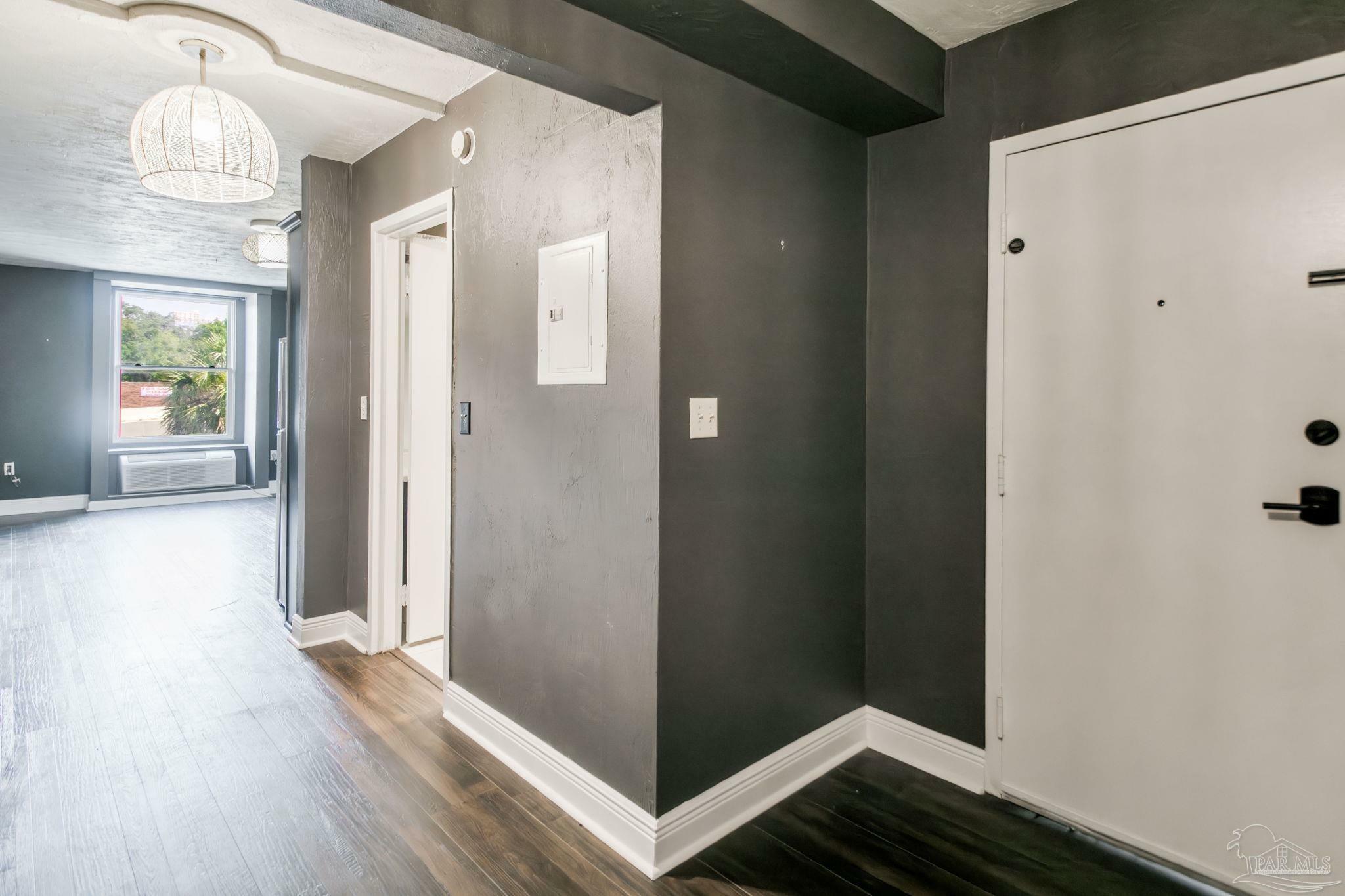 Property Photo: 224 E Garden St 353 FL 32502