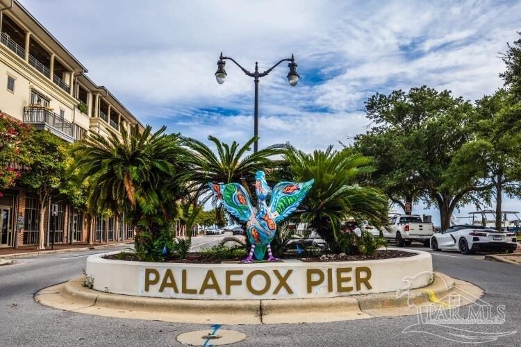 Property Photo: 9801 Ginko Dr FL 32506