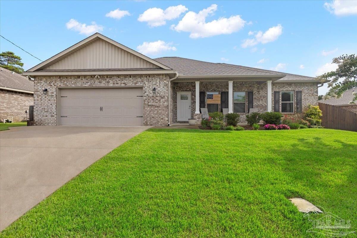 Property Photo: 5379 Longhorn Trl FL 32563