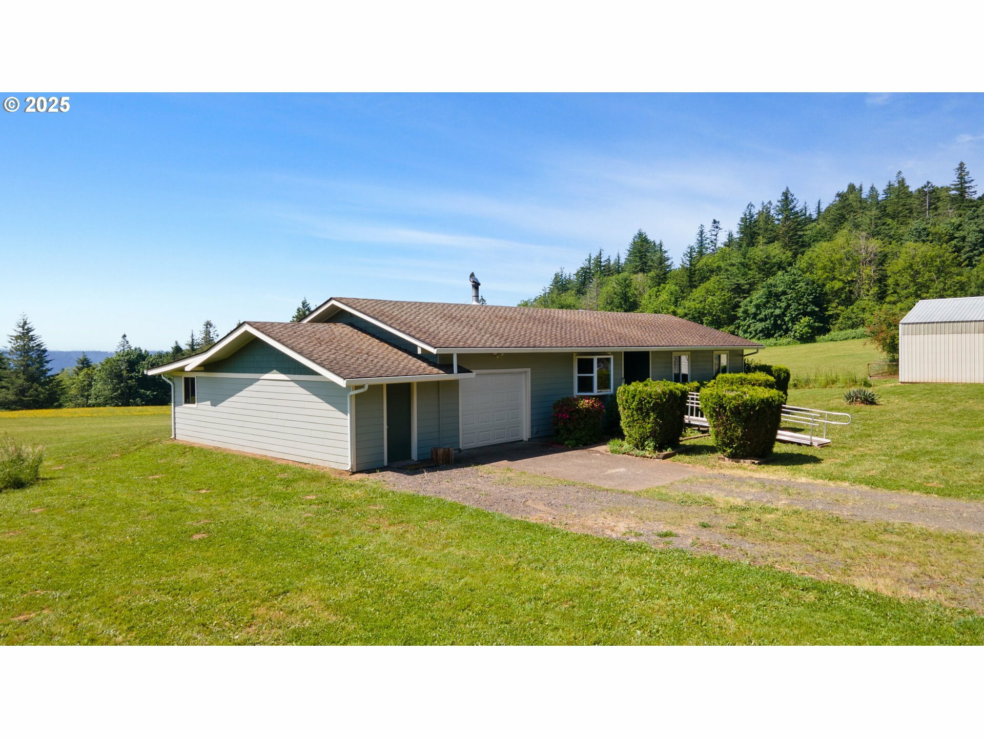 Property Photo: 92 Collins Rd WA 98671
