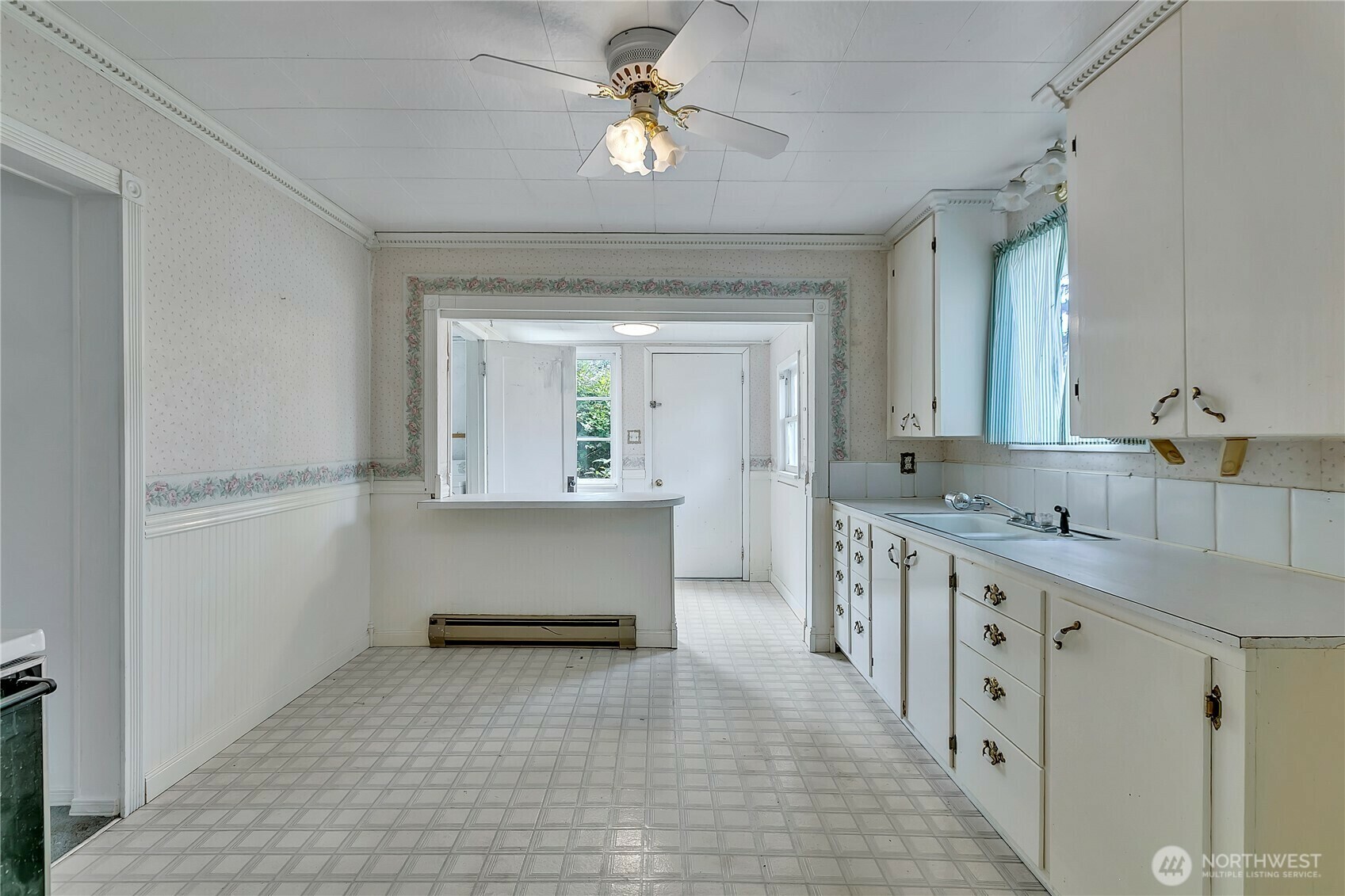 Property Photo: 2209 S Talbot Road WA 98055