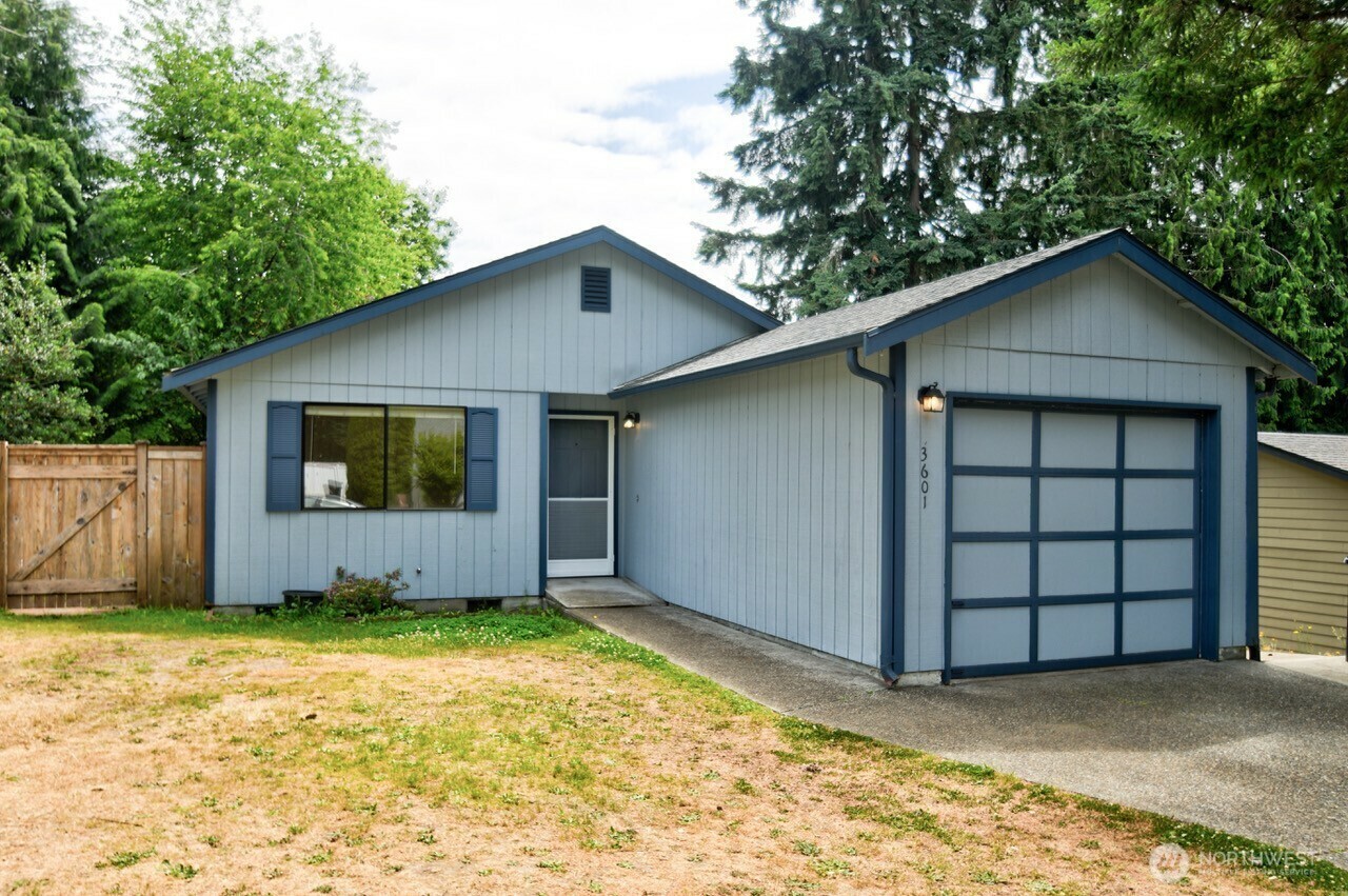 Property Photo: 3601 Autumnwood Court SE WA 98501