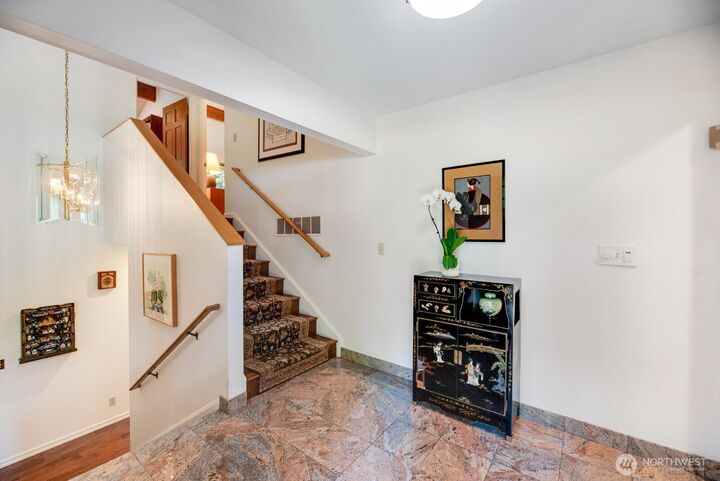 Property Photo:  8530 SE 79th Place  WA 98040 