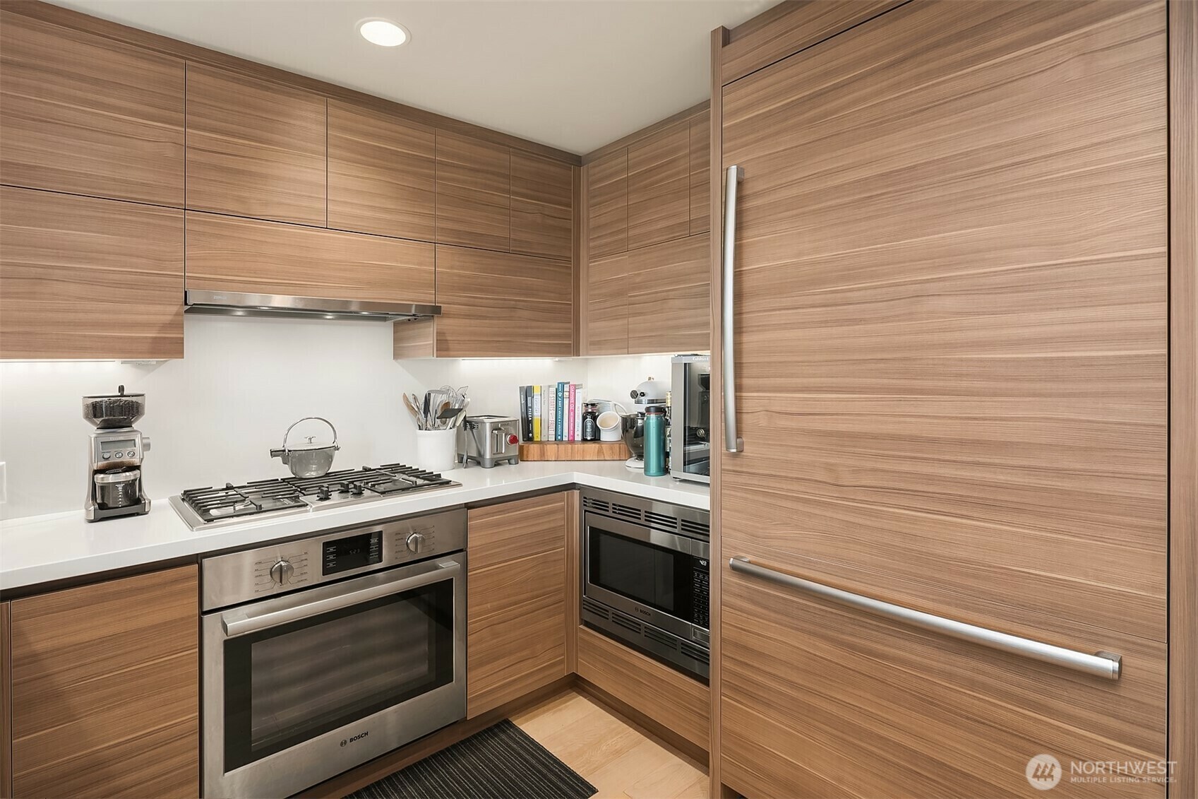 Property Photo: 583 Battery Street 1405N WA 98121