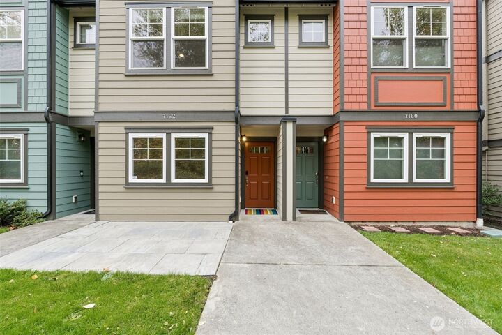 Property Photo: 7162 Shinkle Place SW 64 WA 98106