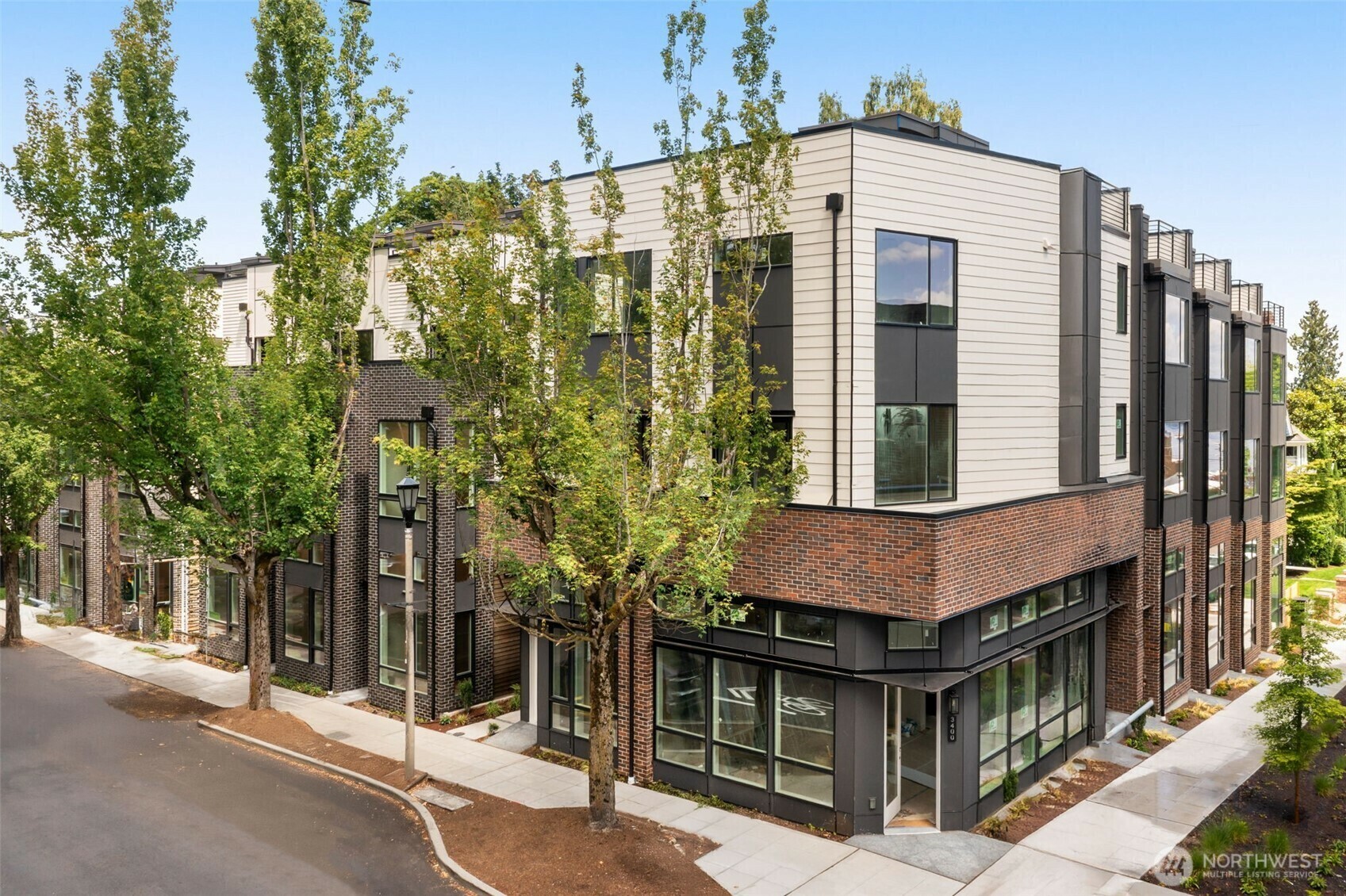 Property Photo: 1108 A 34th Avenue WA 98122