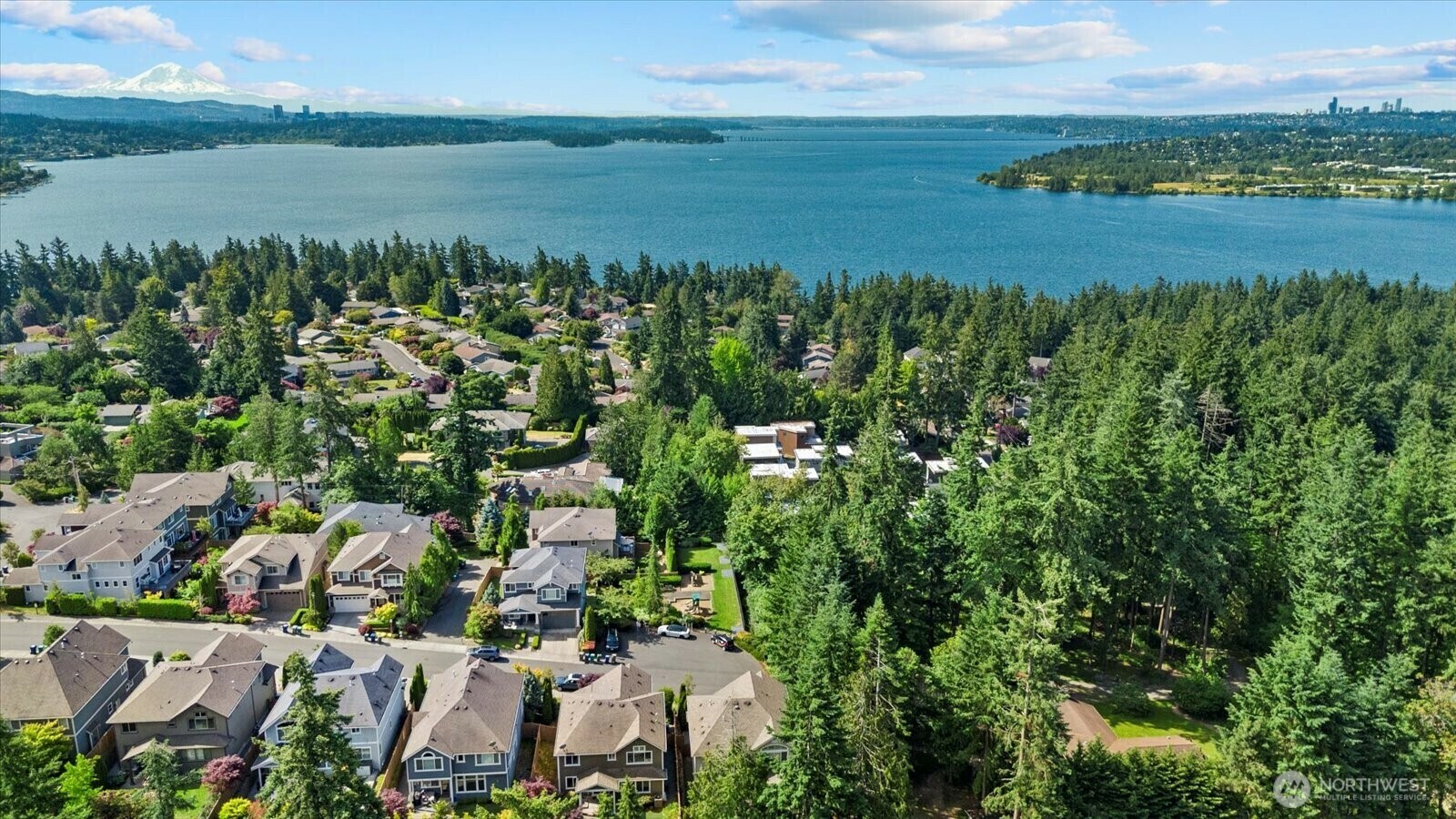 Property Photo: 8132 NE 117th Place WA 98034