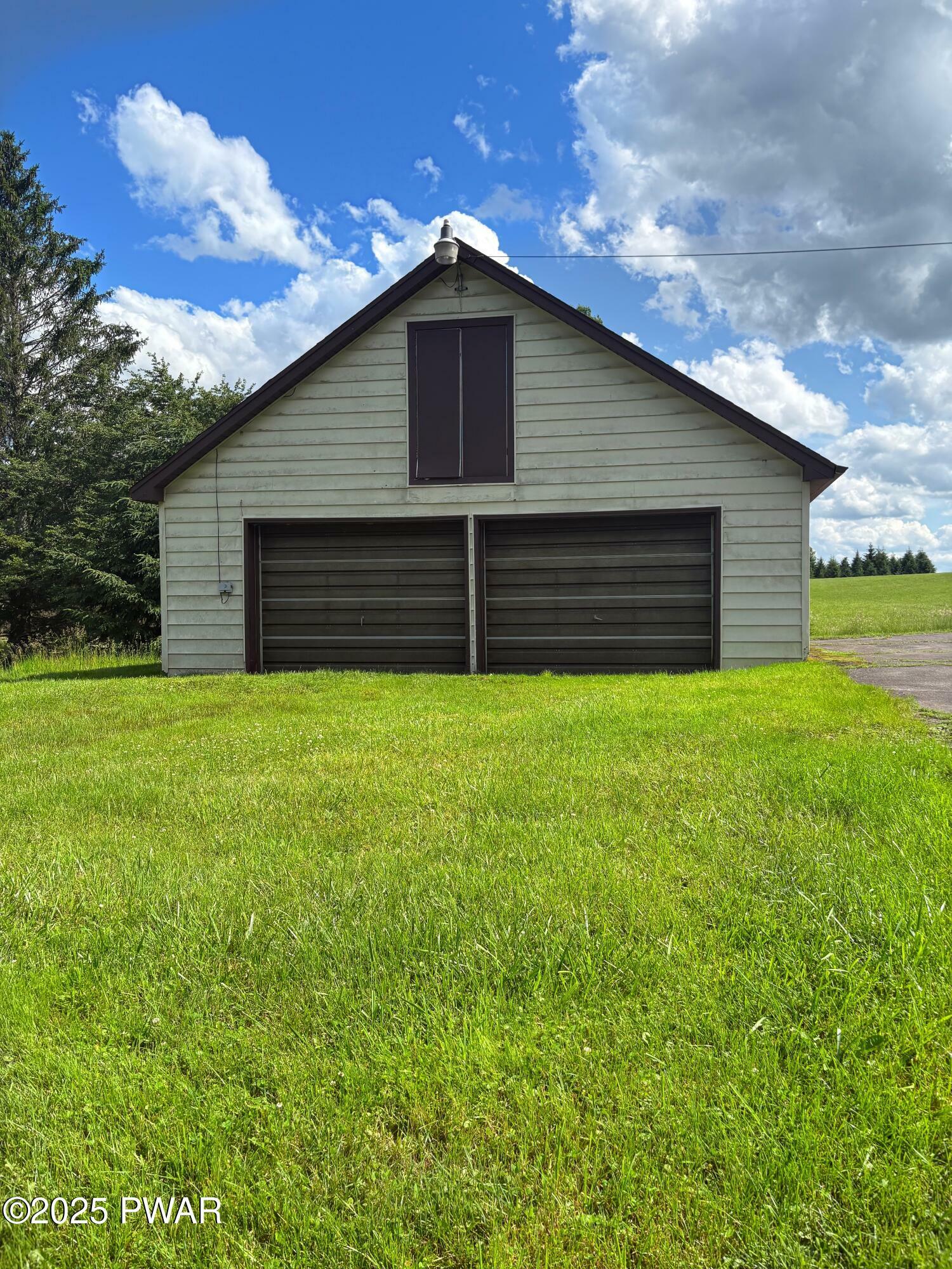 Property Photo: 148 Eskra Road PA 18436
