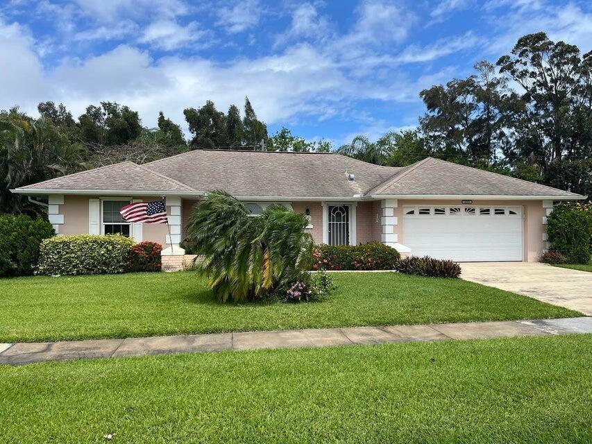 Property Photo: 1333 SE San Sovina Terrace FL 34952