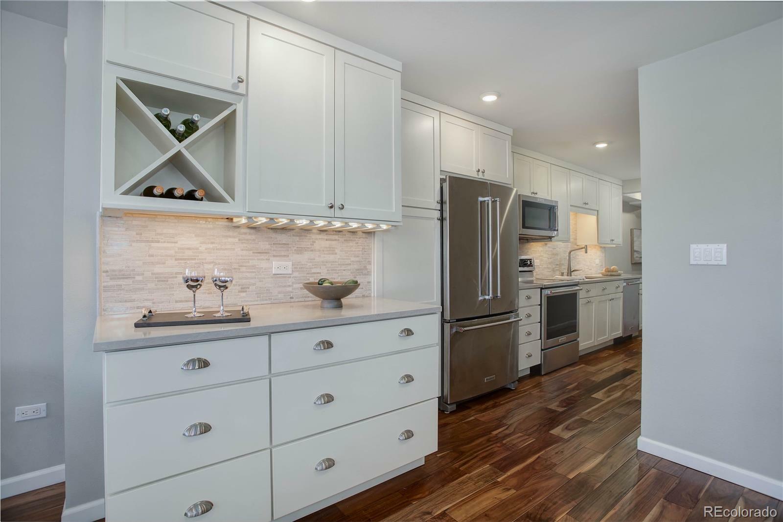 Property Photo: 909 N Logan Street 1B CO 80203