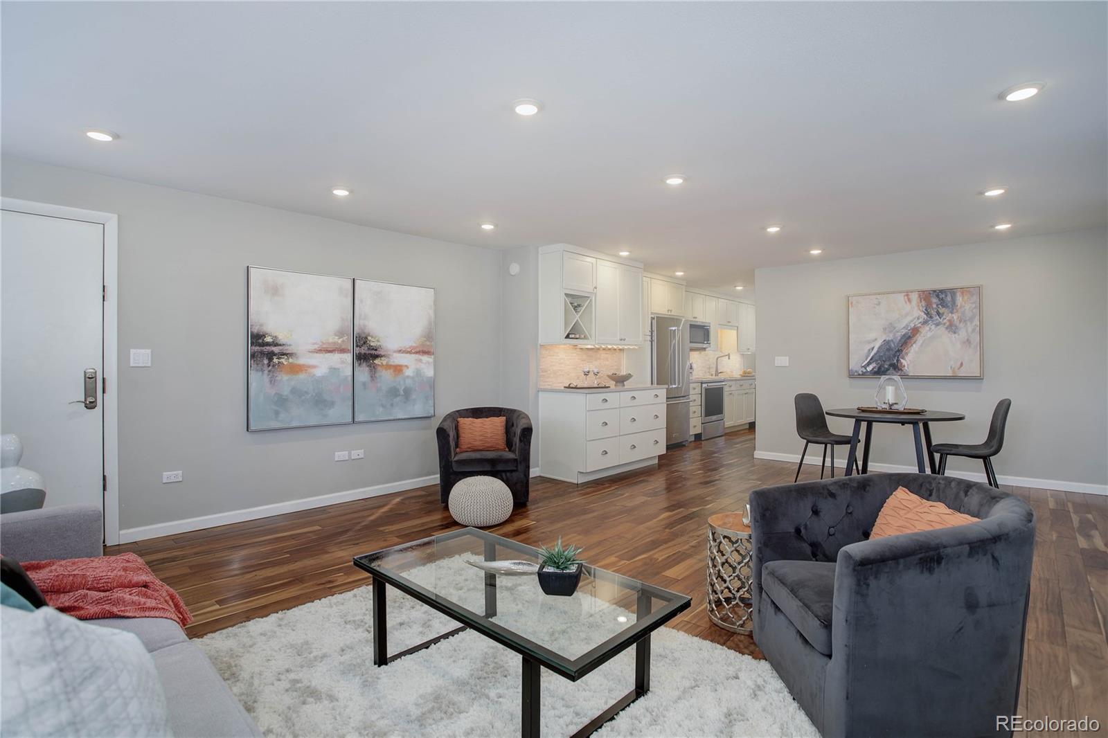Property Photo: 909 N Logan Street 1B CO 80203