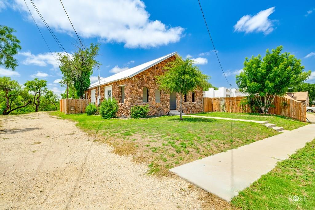 Property Photo: 415 E Harris Ave TX 79903