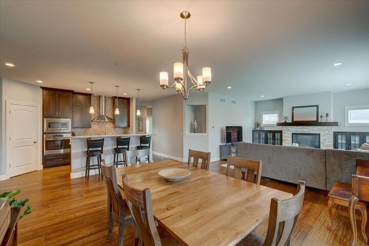 Property Photo:  824 Richard Way  WI 53597 