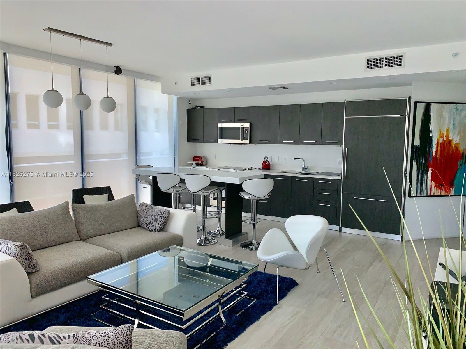 55 SW 9th St 2706  Miami FL 33130 photo
