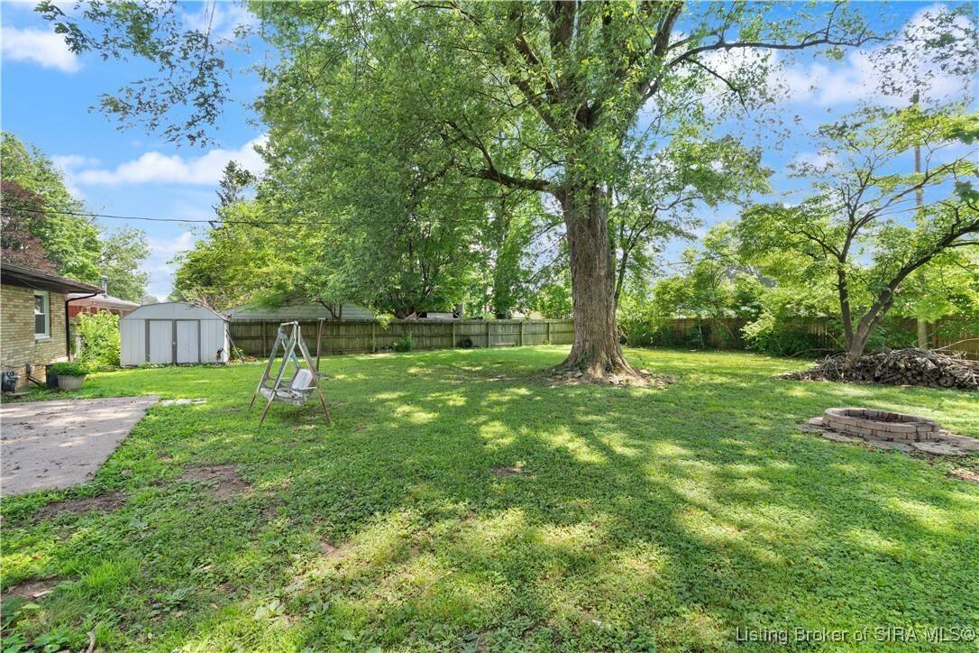 Property Photo: 1501 McTavish Drive IN 47129