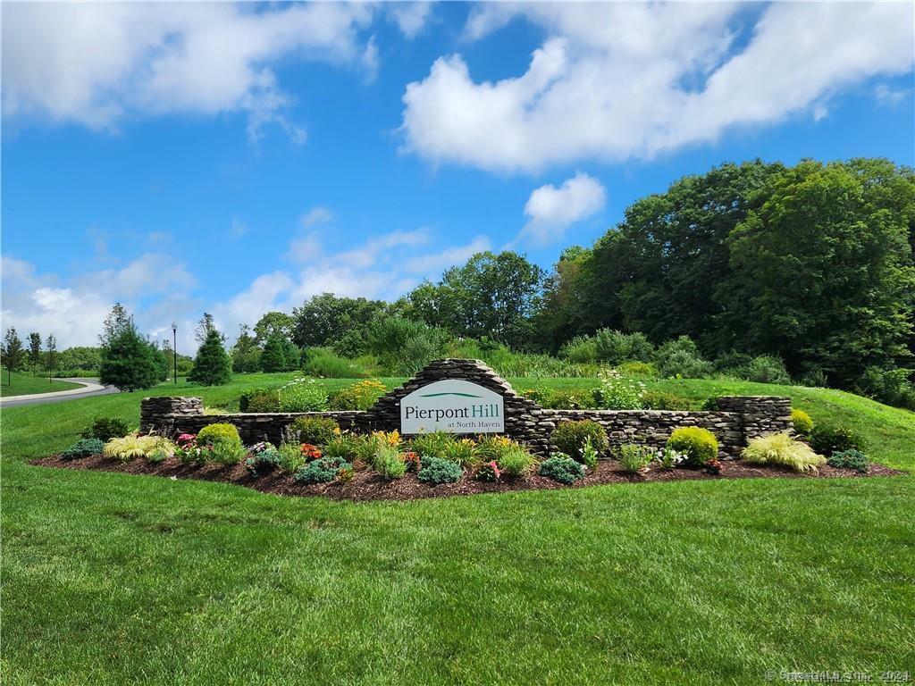 Property Photo: 22 Lombard Circle 22 CT 06473