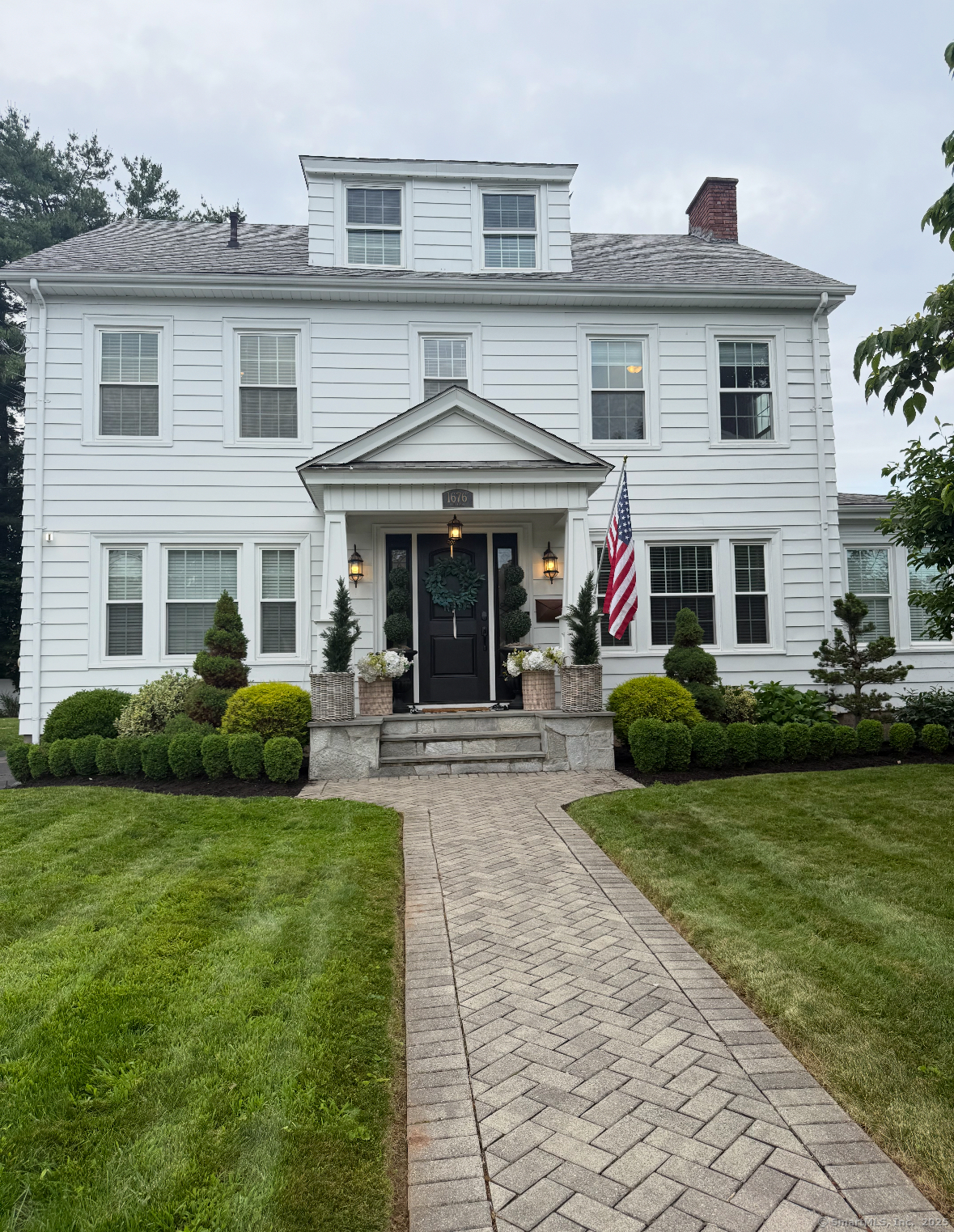 Property Photo:  1676 Boulevard  CT 06107 