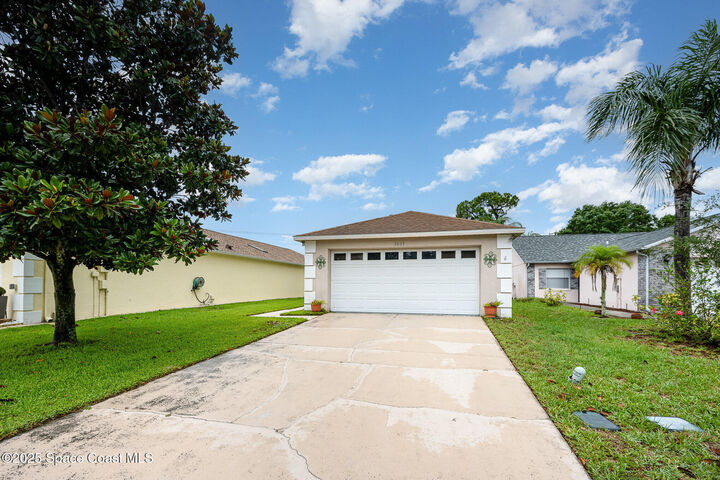 Property Photo: 3033 Dunhill Drive FL 32926