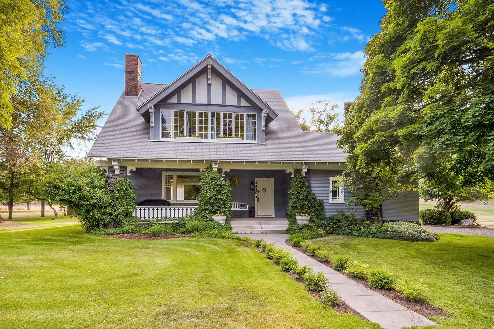 Property Photo: 2420 S Cherry Ln WA 99223