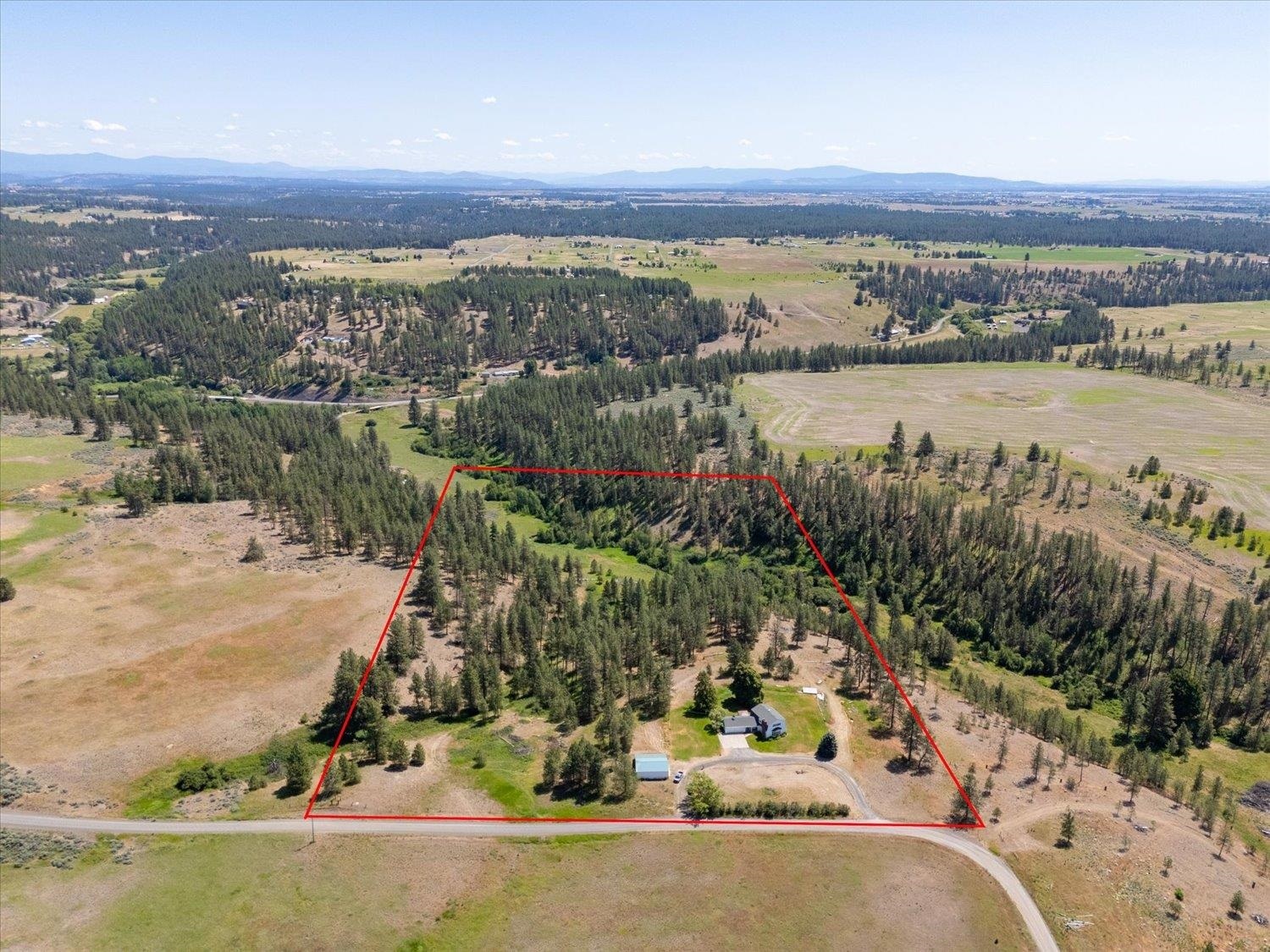 Property Photo: 1616 N Ritchey Rd WA 99029