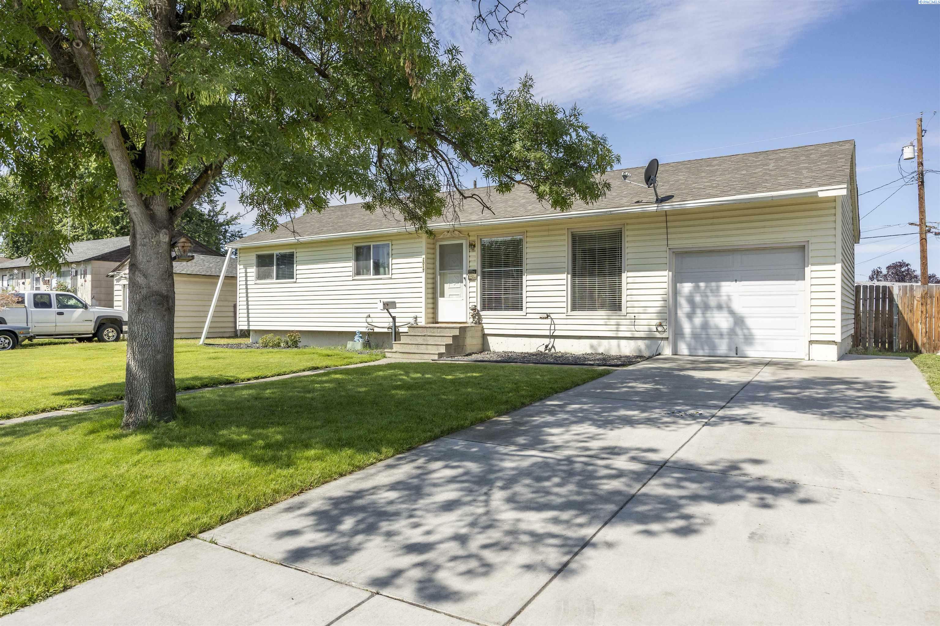 2017 Everest Ave  Richland WA 99354 photo