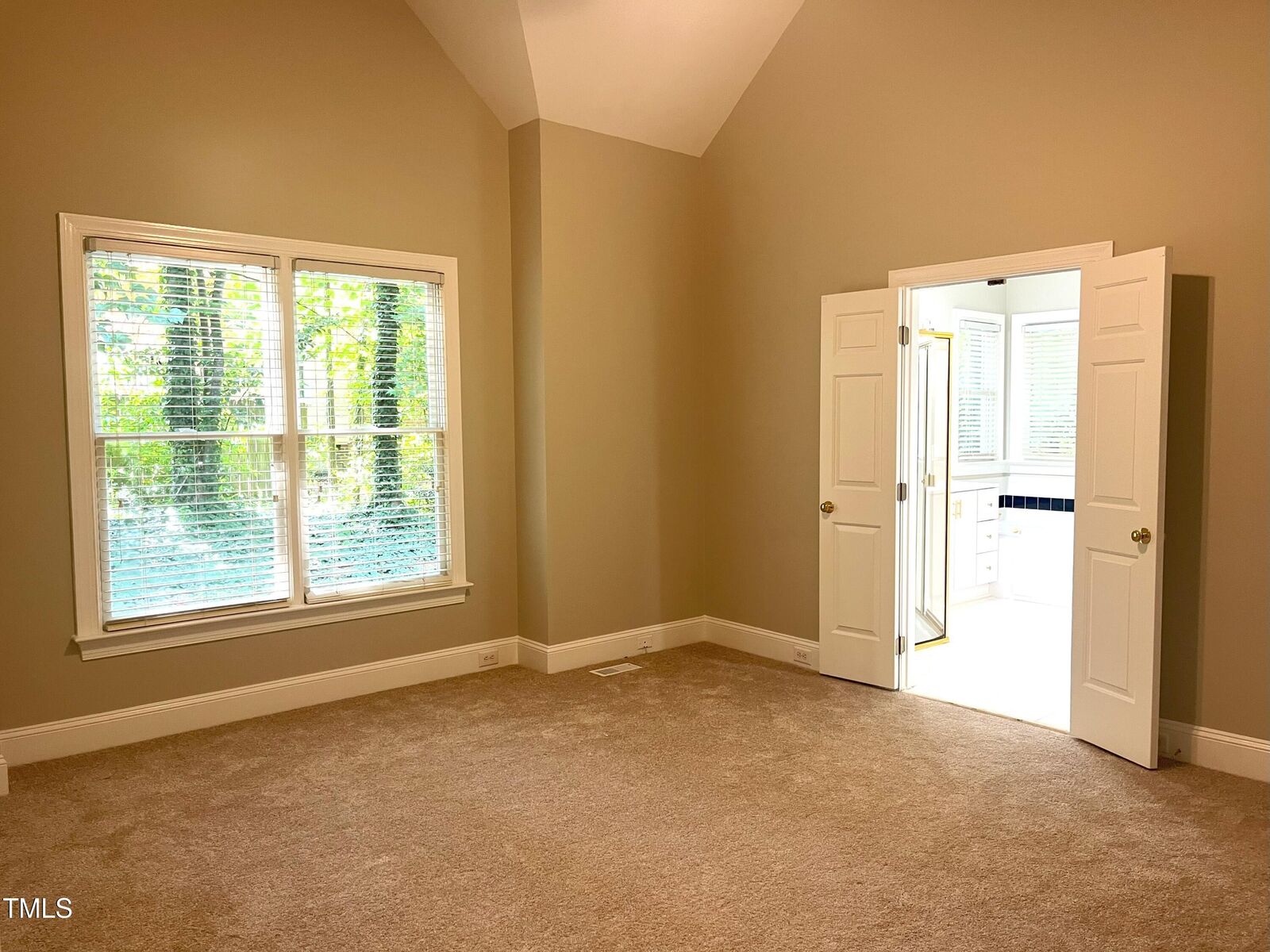 Property Photo: 8100 Laurel Mountain Road NC 27613