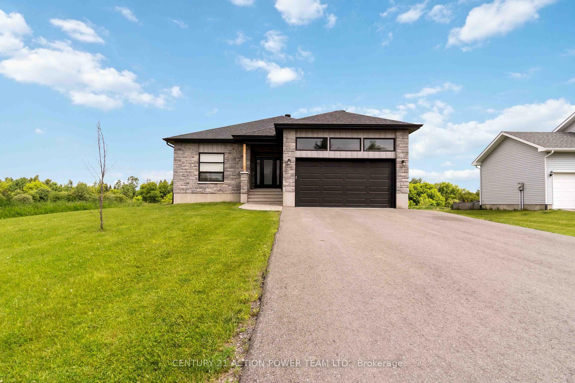 Photo de la propriété: 513 Voie Ferree Street W B ON K0A 2A0