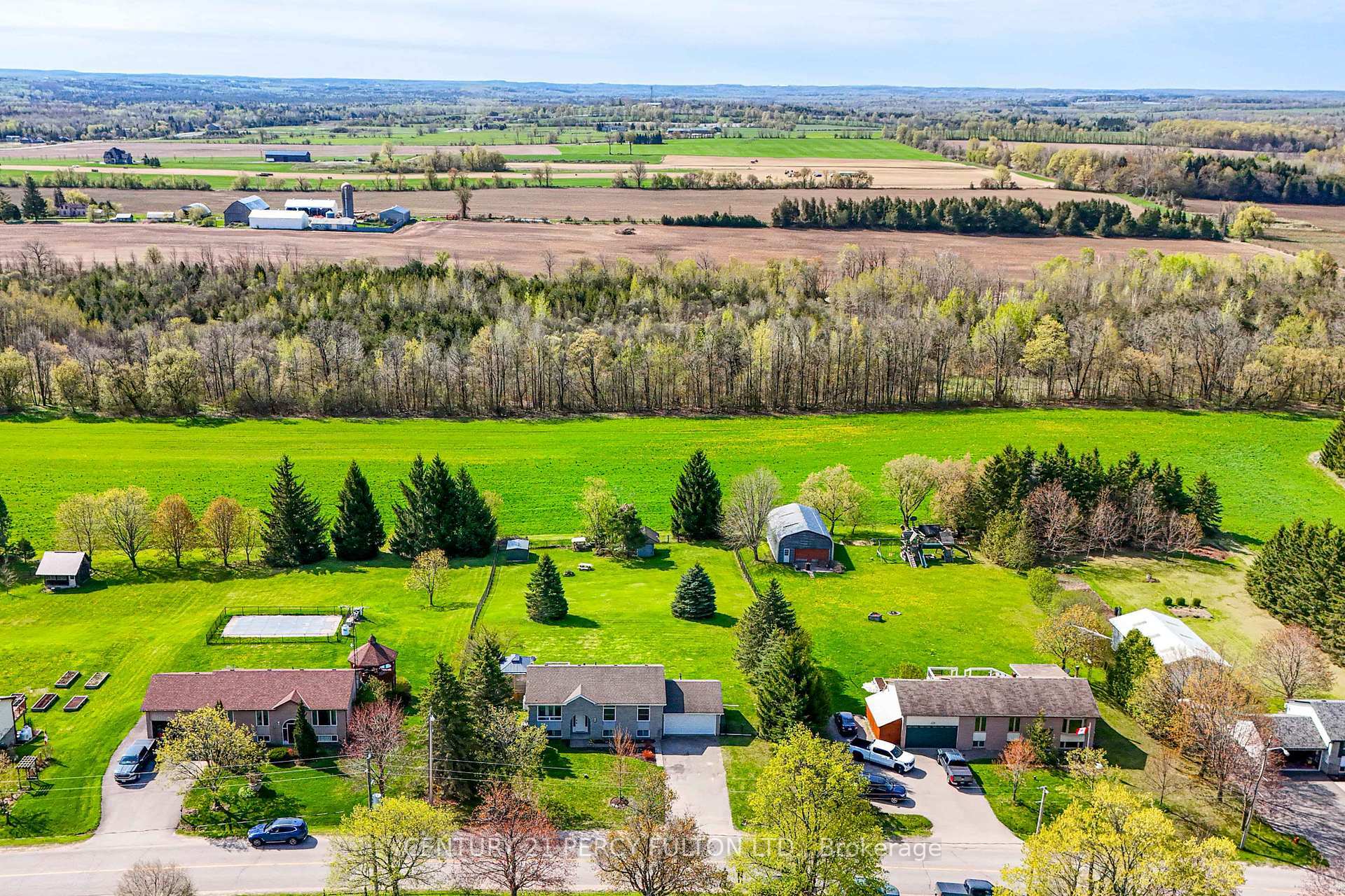 Property Photo: 265 Zephyr Road ON L0E 1T0