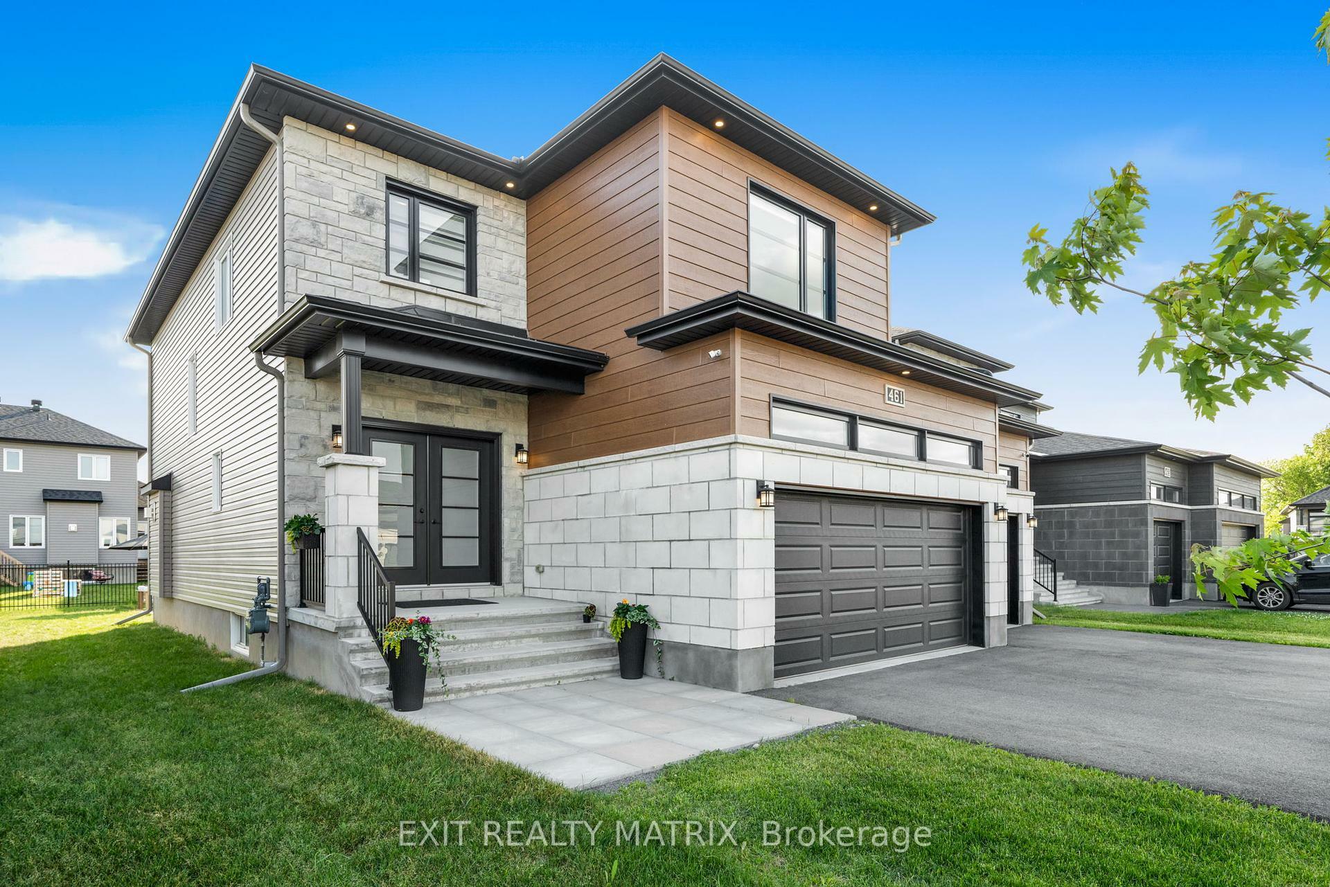 Property Photo: 461 Aurora Street ON K4R 0L3