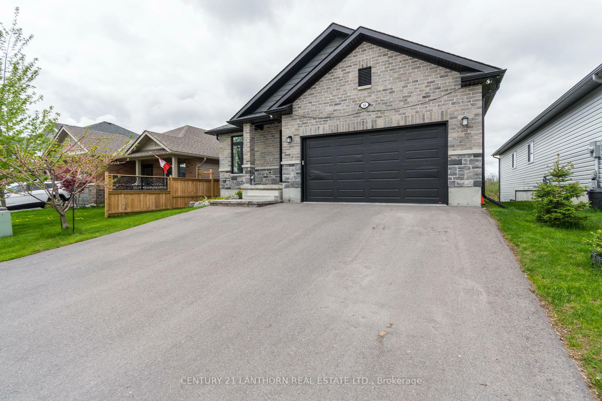 Photo de la propriété: 64 Redwood Drive ON K8N 0K4