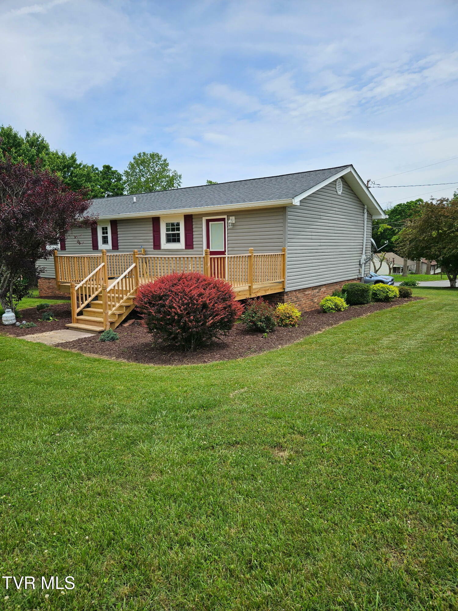 Property Photo:  403 Riverwood Drive  TN 37642 