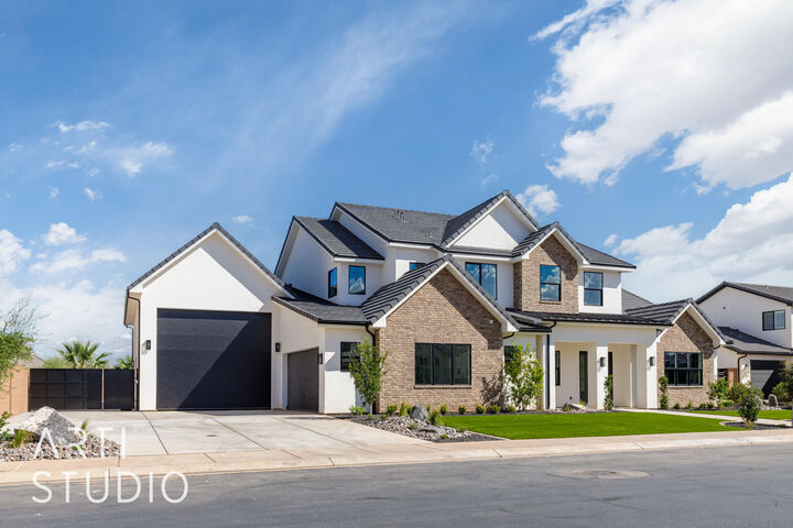 Property Photo:  2181 E Tawny Ridge Dr  UT 84790 