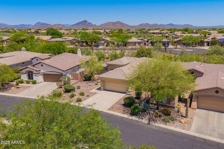 Property Photo: 41227 N Rolling Green Way AZ 85086