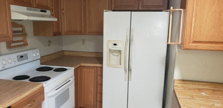 Property Photo:  25530 Archer Lane  CA 95490 