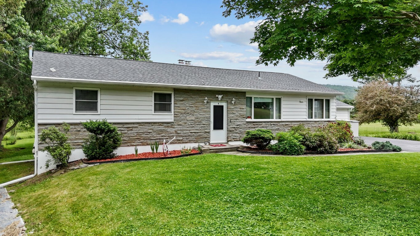 Property Photo: 1126 Pennsylvania Avenue PA 18830
