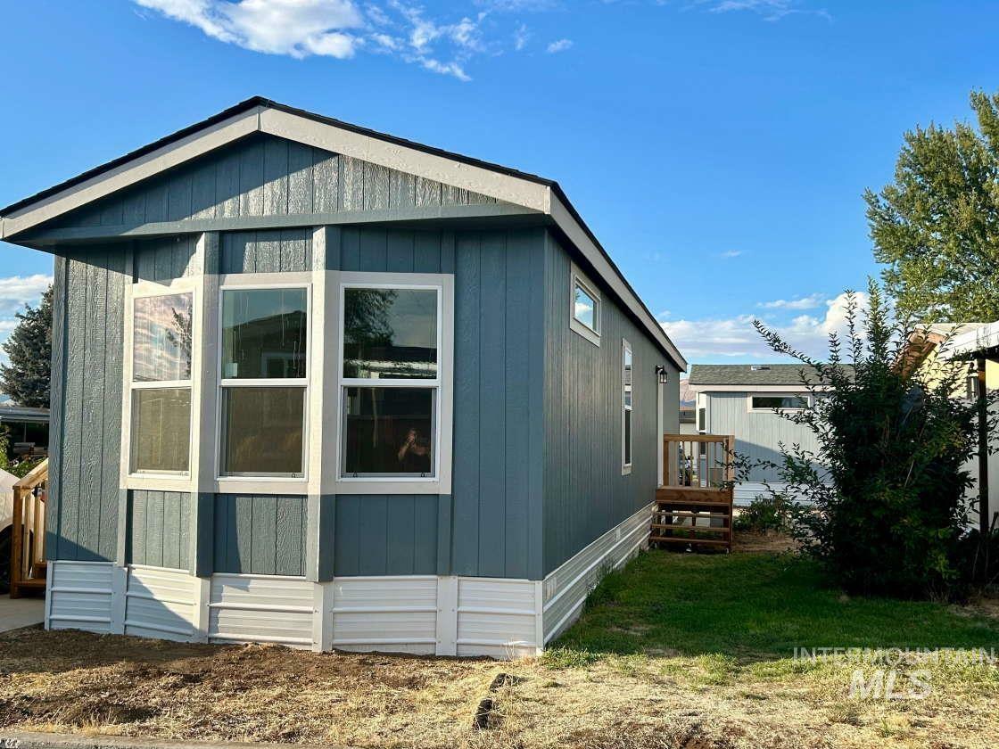 Property Photo: 2015 6th Ave 113 WA 99403