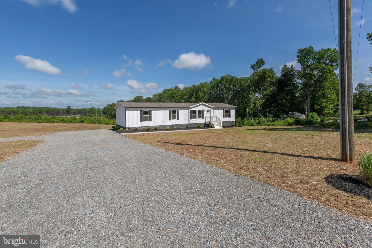 Property Photo: 7255 Shannon Hill Road VA 23093