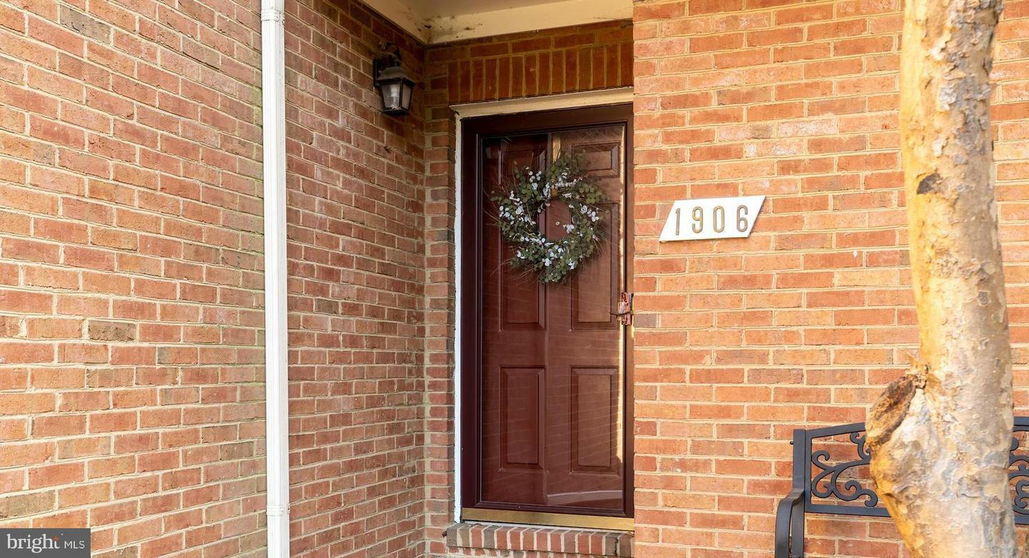 Property Photo: 1906 Duffield Lane VA 22307